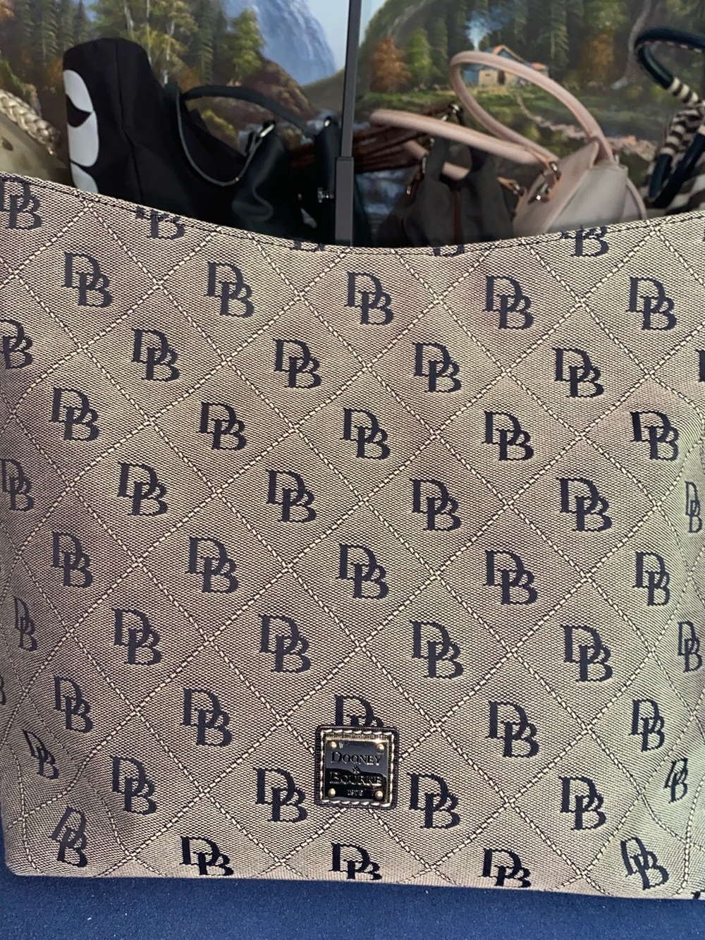 NWOT Dooney & Bourke Signature Monogram Tote Beige/Black Jacquard w/ Red Lining